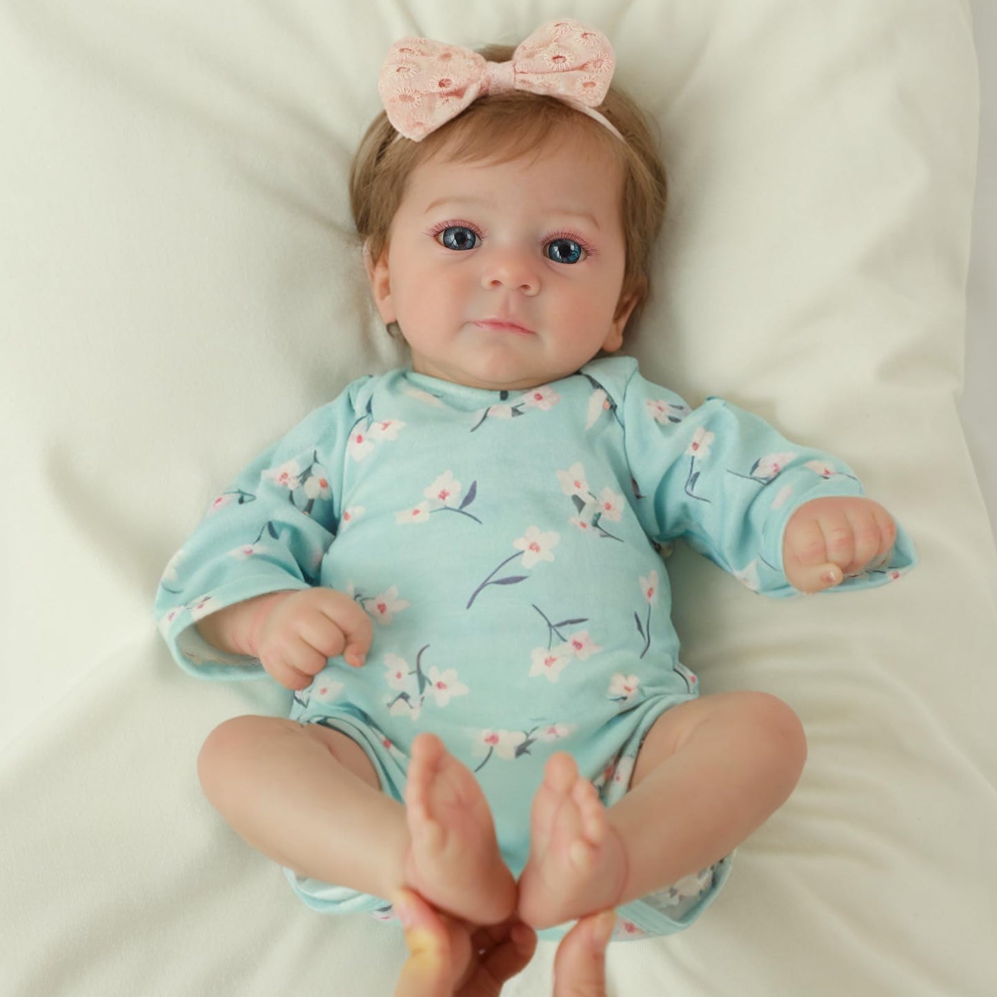 SCOM Lifelike Reborn Baby Dolls Girl - Felicia, 17-Inch Realistic-Newborn Baby Dolls with Weighted Soft Cloth Body, Real Life Cute Reborn Dolls with Gift Box for Kids Age 3+