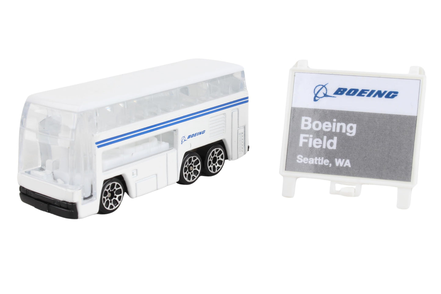 Daron Airport Playset – Boeing 787 – Die-Cast Metal Airplane Toy with Plastic Accessories and Vehicles for Kids Ages 3+