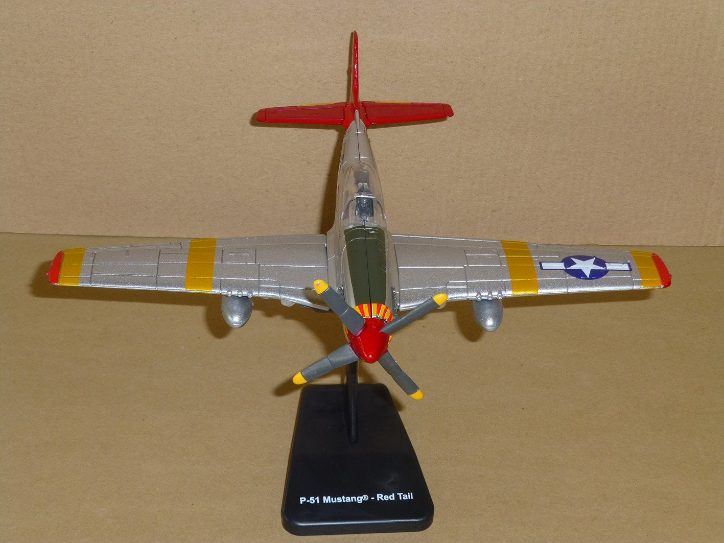 World War II Replica Fighter Air Planes ClassicAircraft P-51D Red Tails 1:48 by New Ray