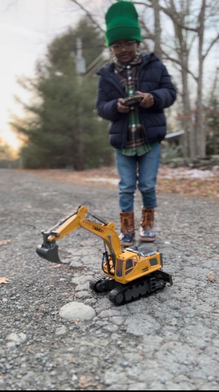 KIDMARKT 21" Large Remote Control Excavator Toy with Metal Bucket & Dozer Blade, 15-Channel RC Excavator Toys for Boys 6+ Kids Adults Construction Vehicles Birthday Gift, 120+Mins/Spray/Sound/Light