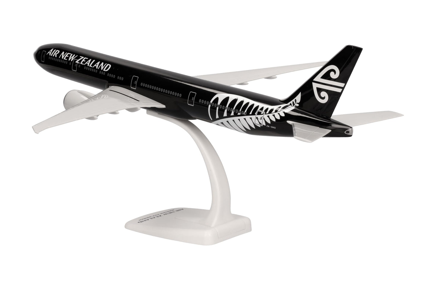 Herpa Snap-fit Airplane Model Boeing 777-300ER Air New Zealand on Scale of 1:200, Plastic Miniature with pedastal, Model Building, Collectors Edition