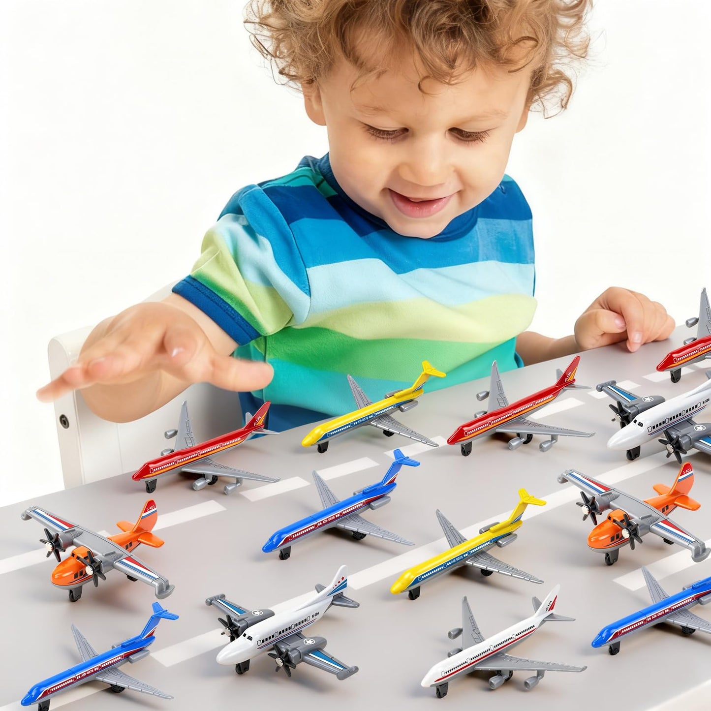YongnKids 18 pcs Diecast Airplane Toys for Toddler, Toy Airplane Set Models Incl Airlines,Glider for Boy Kids 3+ Year, for Kids Birthday Party Favors Stocking Stuffers Cake Toppers