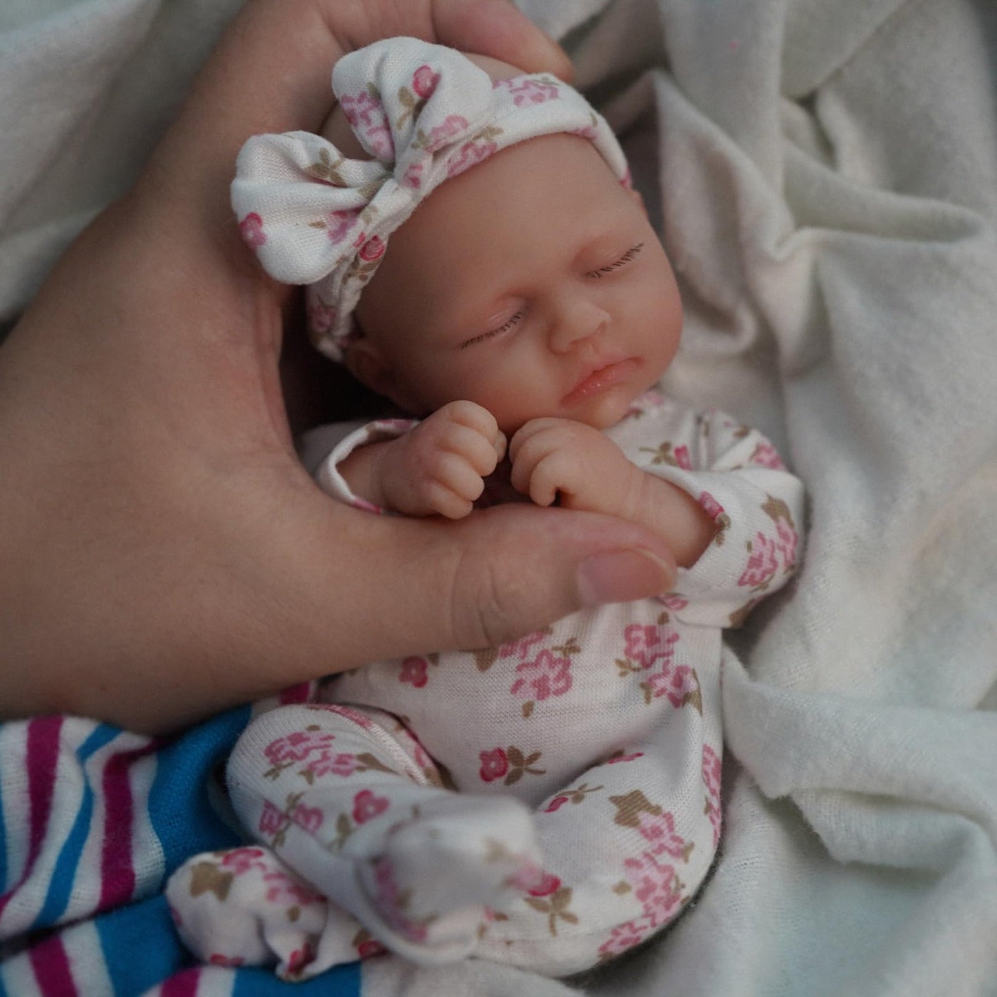 MYREBABY 7 Inch Reborn Baby Doll ， Silicone Doll Girl Betty, Mini Realistic Newborn Baby Dolls Silicone Full Body with Feeding Accessories