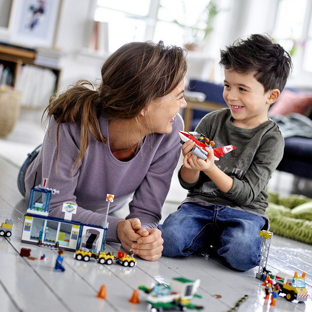 LEGO Juniors City Central Airport 10764 Building Kit (376 Pieces)