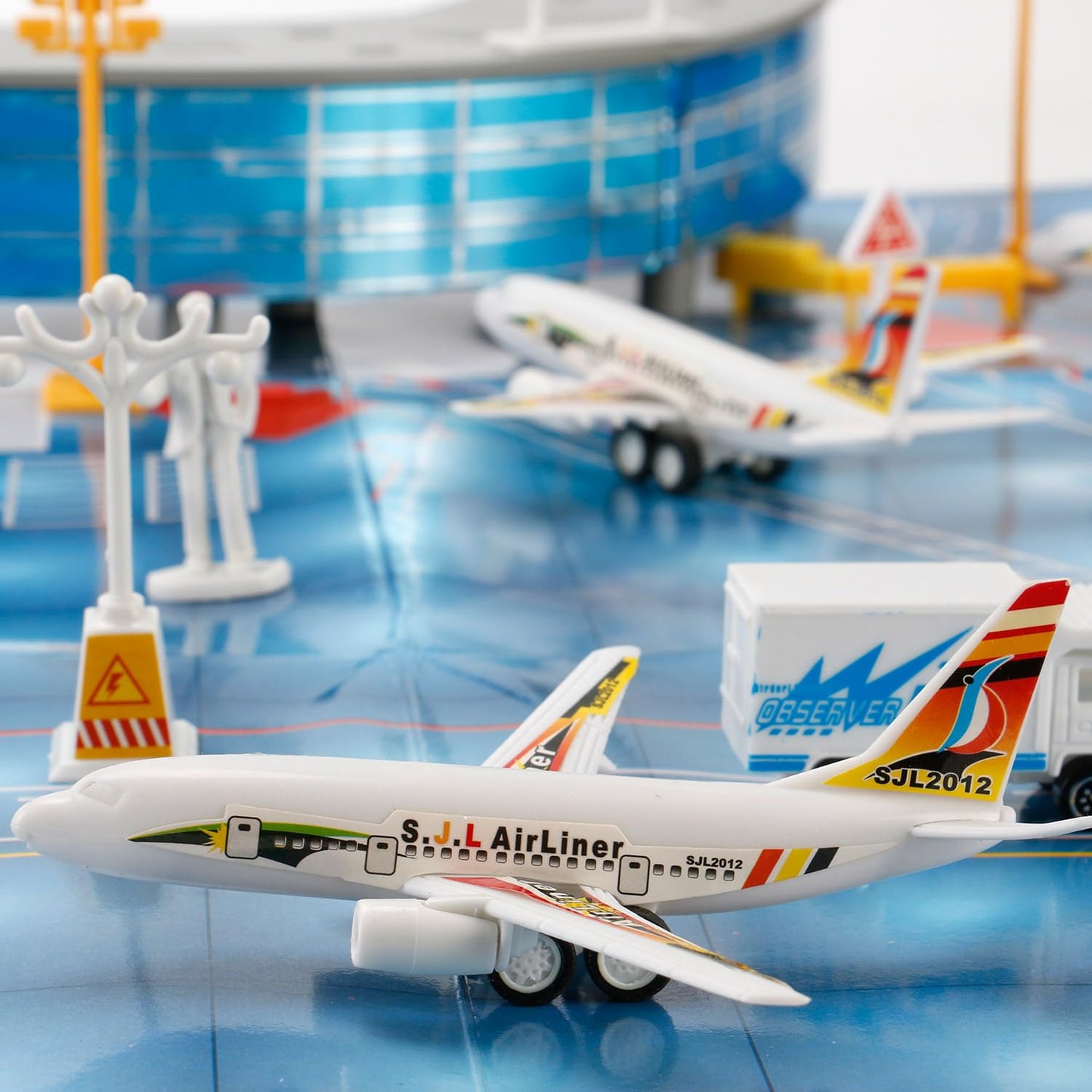 200 PCS Airport Terminal Kids Toys Deluxe Airlines Pretend Playset with Airplanes, Vehicles, Figures, Accessories, Play Mat