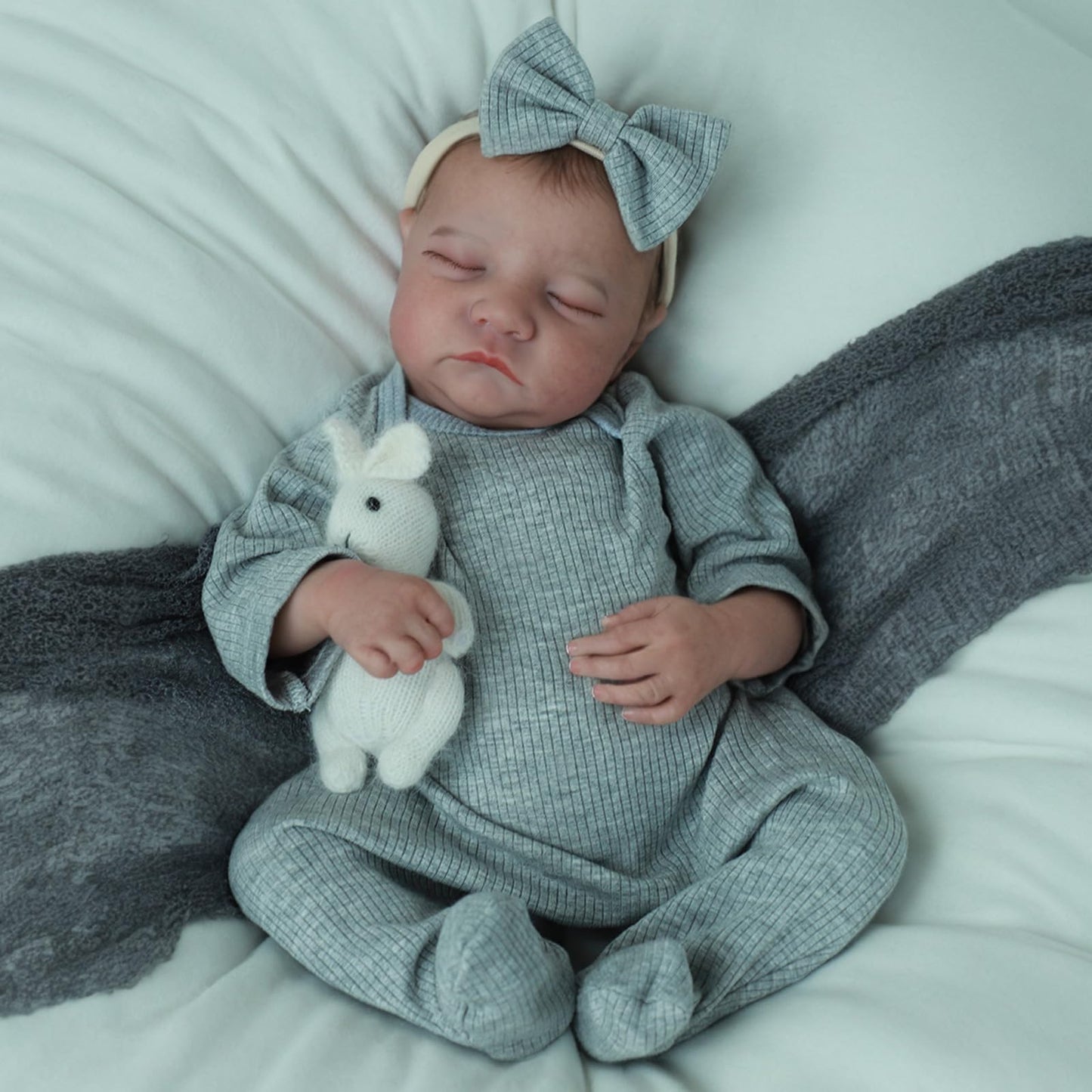 SCOM Realistic Reborn Baby Dolls - 18 Inch Real Life Baby Girl, Silicone Doll with Weighted Body, Lfelike Newborn Baby with Full Vinyl for Kids Age 3 4 5 6+ Gift