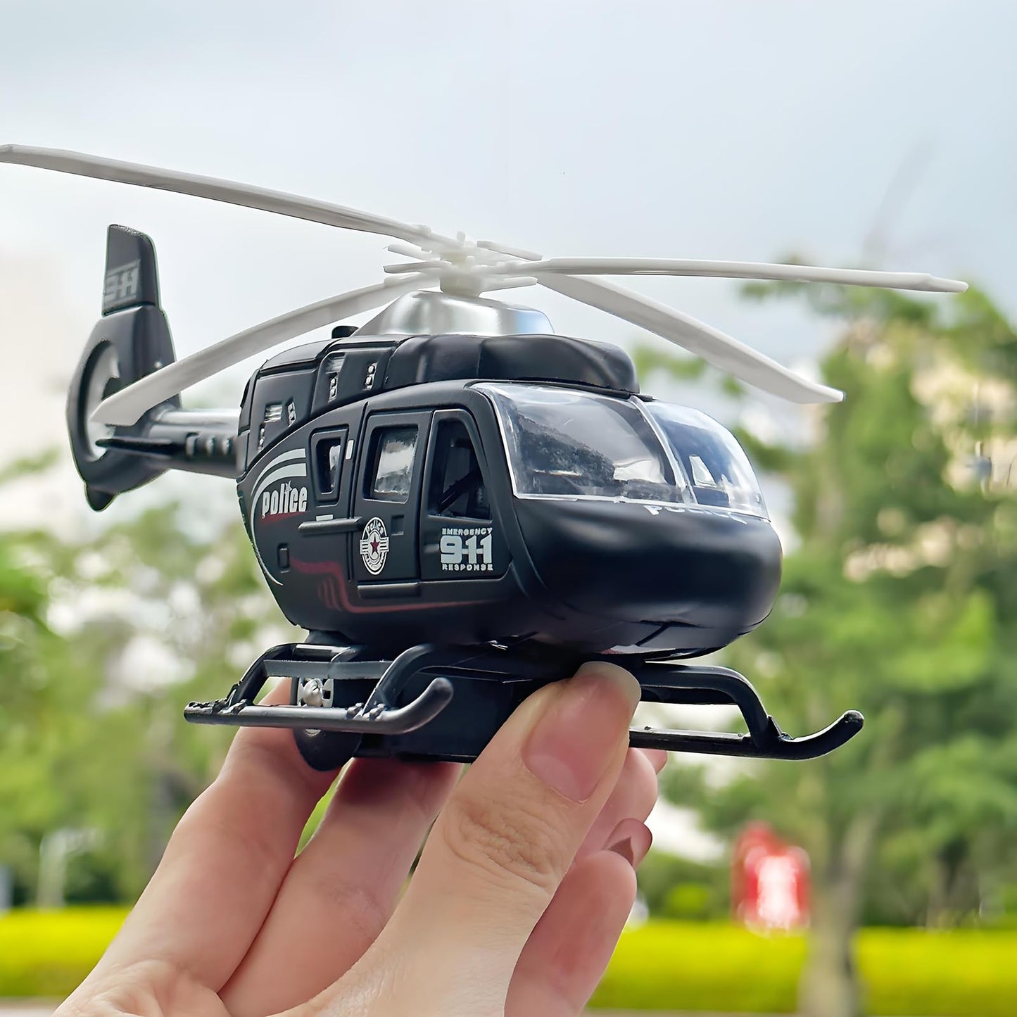 NOVAFUSION Kids Helicopter Toy Diecast Military Helicopter Model Kit,Pull Back Plane with Lights and Sound,Toys Airplane with Rotatable Propeller for Boys Age 4-7（Black）