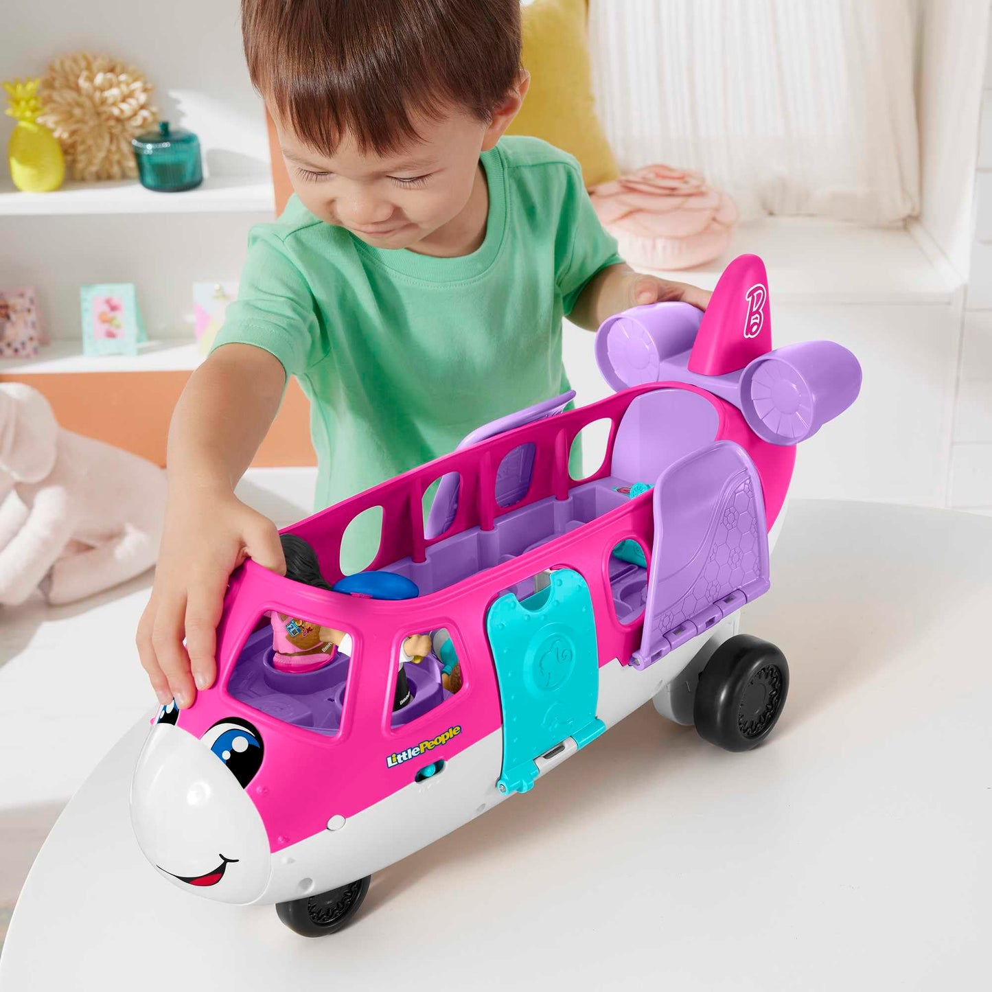 Fisher-Price Little Barbie Dream Airplane Presented By Little People With 1 Airplane, 1 Barbie, 1 Ken, 1 Pilot And 1 Luggage Element, Multilingual, Children's Toy, From 2 Years, HNK77