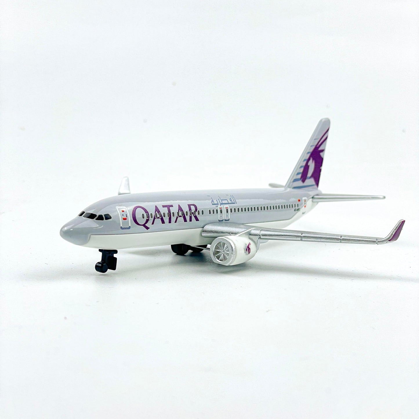 AVIAMUSE Qatar Model Airplane, Single Plane Die-cast Model Planes Aircraft Suitable for Collection & Christmas, Birthday Gifts