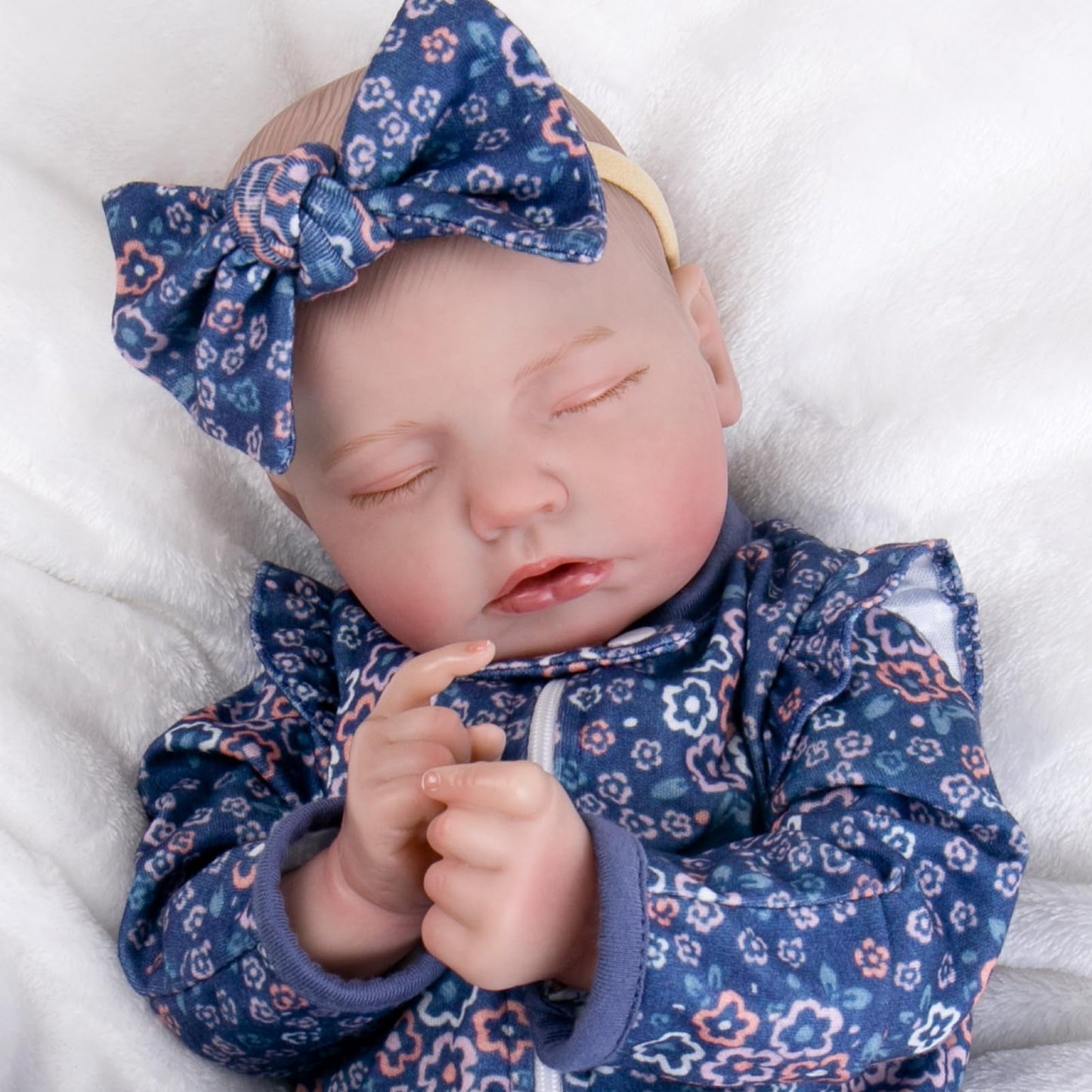 Aori 20 Inch Weighted Reborn Baby Doll - Hyper Realistic Lifelike Newborn Girl with Outfit, Collectible Soft Body Baby Doll for Girls Age 3 for Christmas/Birthday