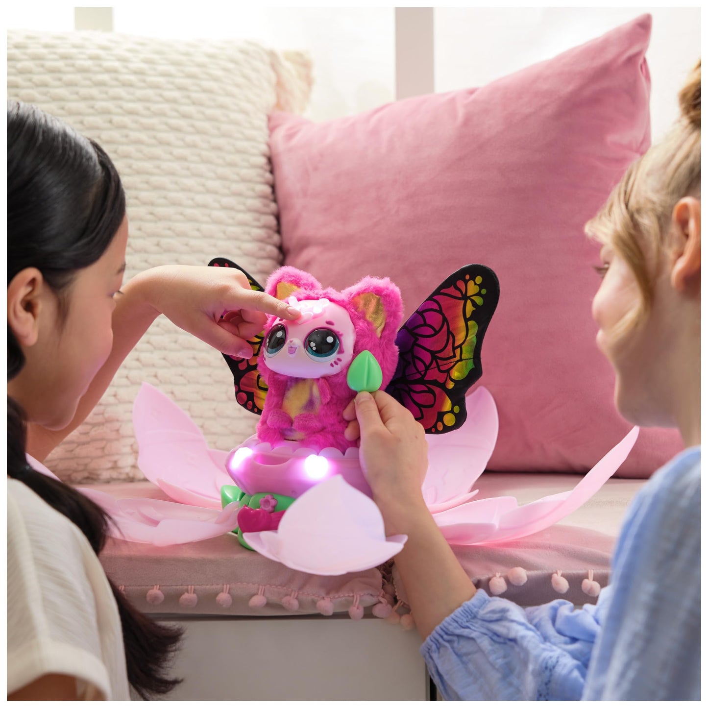 Hatchimals Bloomables Kittyfly Interactive Toy with Surprise, Double Transformation and Over 100 Sounds and Reactions, for Ages 4+