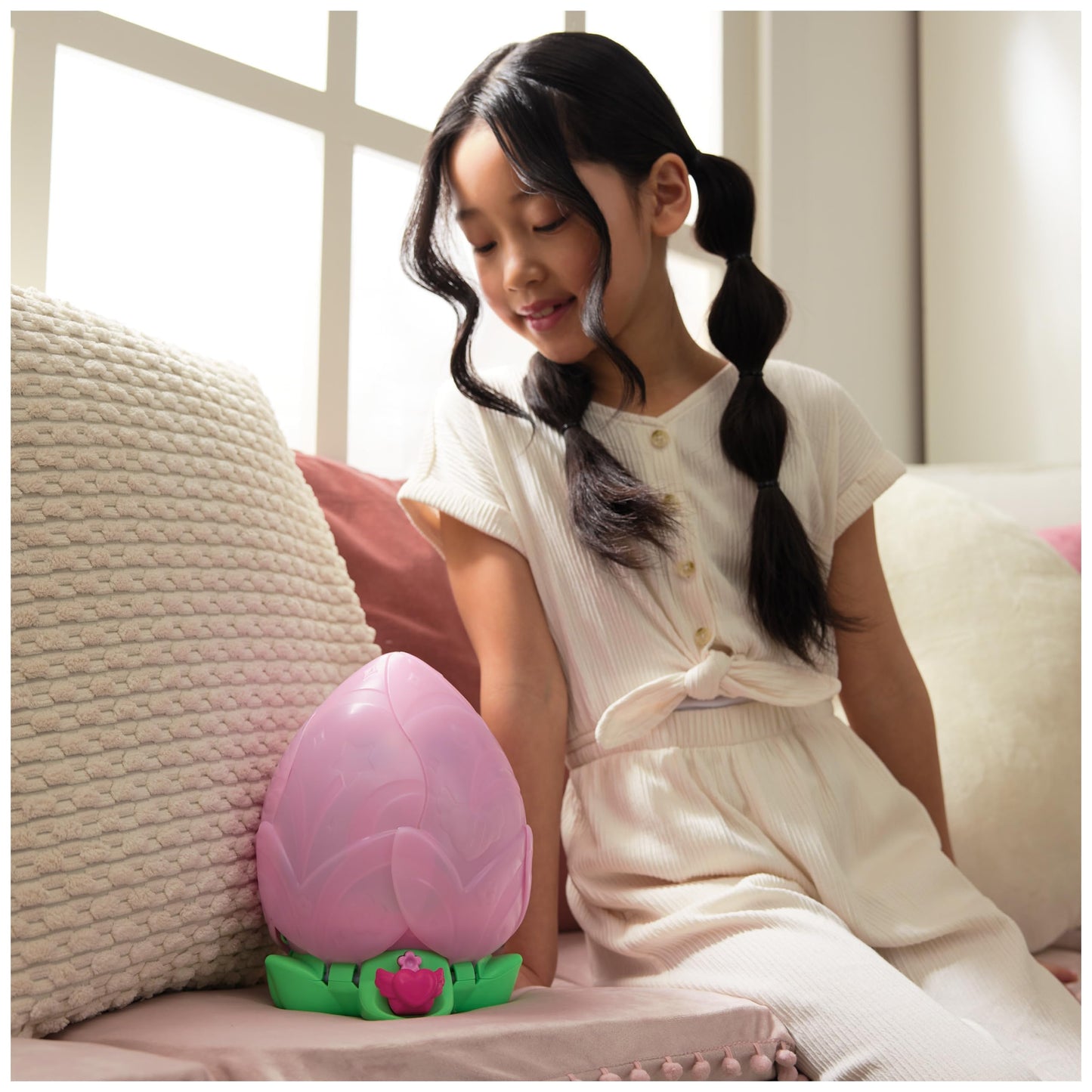 Hatchimals Bloomables Kittyfly Interactive Toy with Surprise, Double Transformation and Over 100 Sounds and Reactions, for Ages 4+