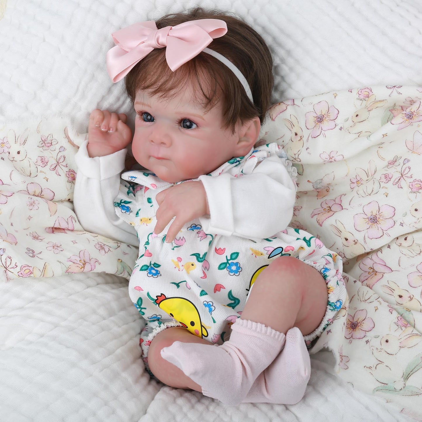 WOOROY Realistic Reborn Baby Dolls - 18 Inch Lifelike Newborn Baby Dolls Girl Real Life Soft Body Baby Doll Gift Toy with Feeding Accessories for Kids Age 3+