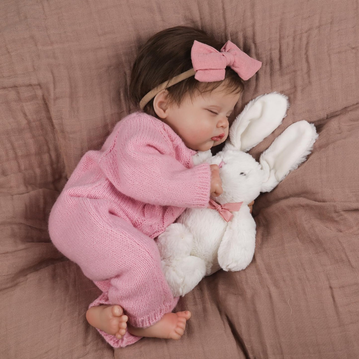 WOOROY Realistic Reborn Baby Dolls – 18-Inch Real Life Sleeping Newborn Girl, Lifelike Doll with Weighted Soft Body, Handmade Gift Toy with Accessories for Kids Age 3+