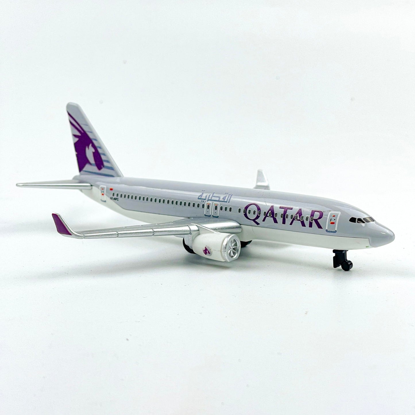 AVIAMUSE Qatar Model Airplane, Single Plane Die-cast Model Planes Aircraft Suitable for Collection & Christmas, Birthday Gifts