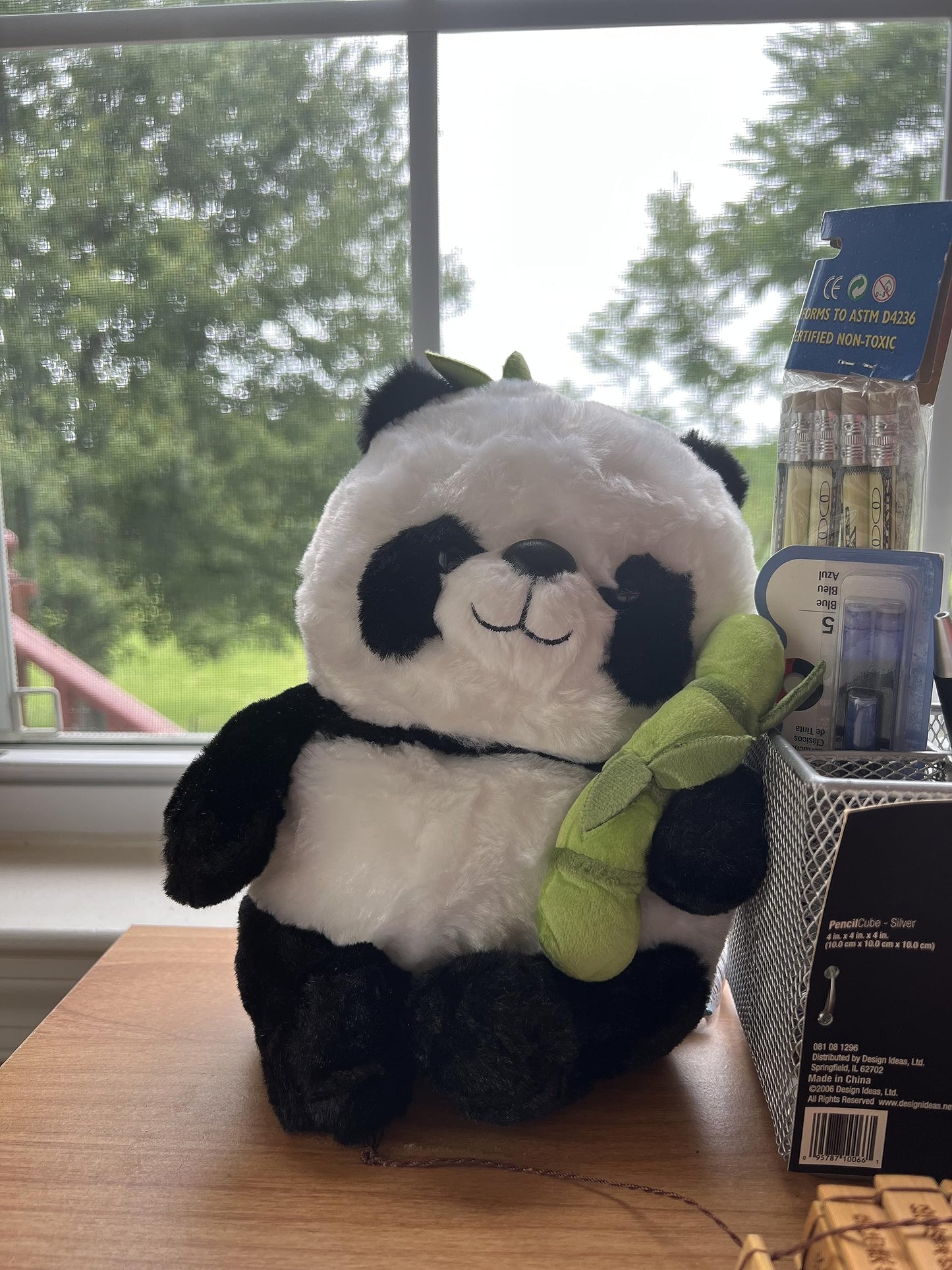 Wanwu World Panda Stuffed Animal 9'' Soft Bear Plush Toys with Bamboo Stuffed Panda Plushies Cute Doll Gifts Black and White (9inch